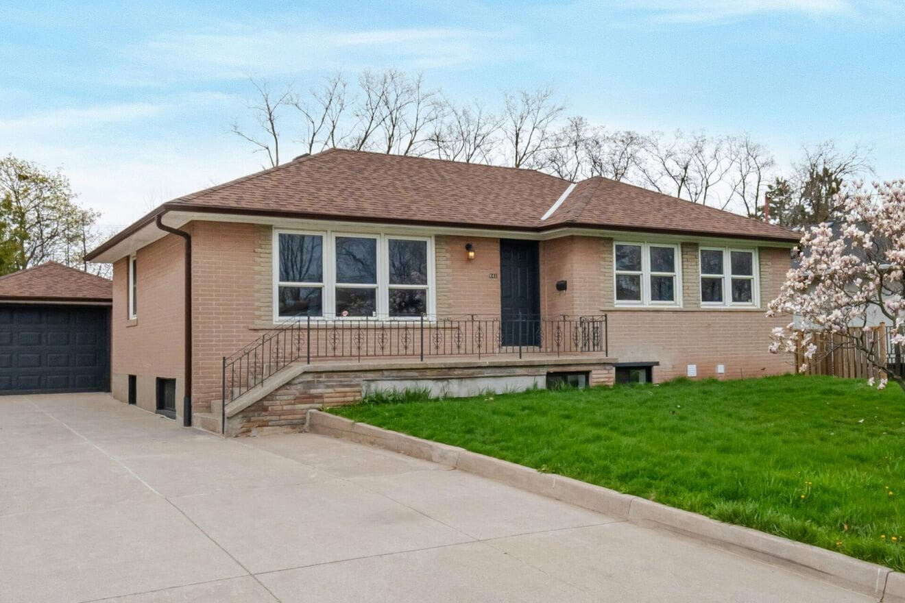 441 Pinegrove Rd., Oakville